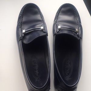 Todd woman’s loafer.  38.5 EU sizing.